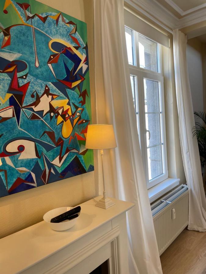 Le 25, Duplex Elegant Au Coeur Du Pietonnier Historique Apartment Namur Ngoại thất bức ảnh