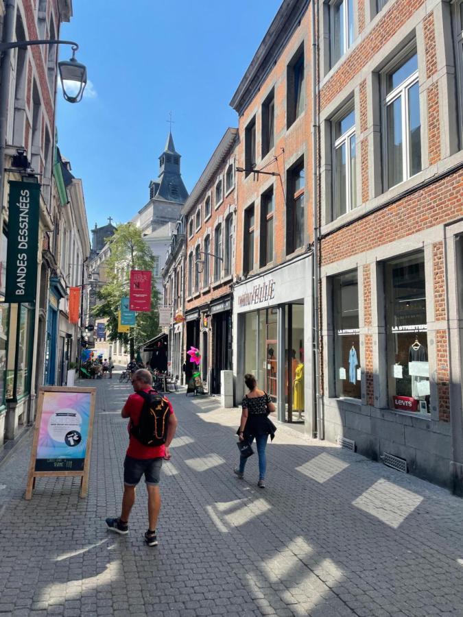 Le 25, Duplex Elegant Au Coeur Du Pietonnier Historique Apartment Namur Ngoại thất bức ảnh