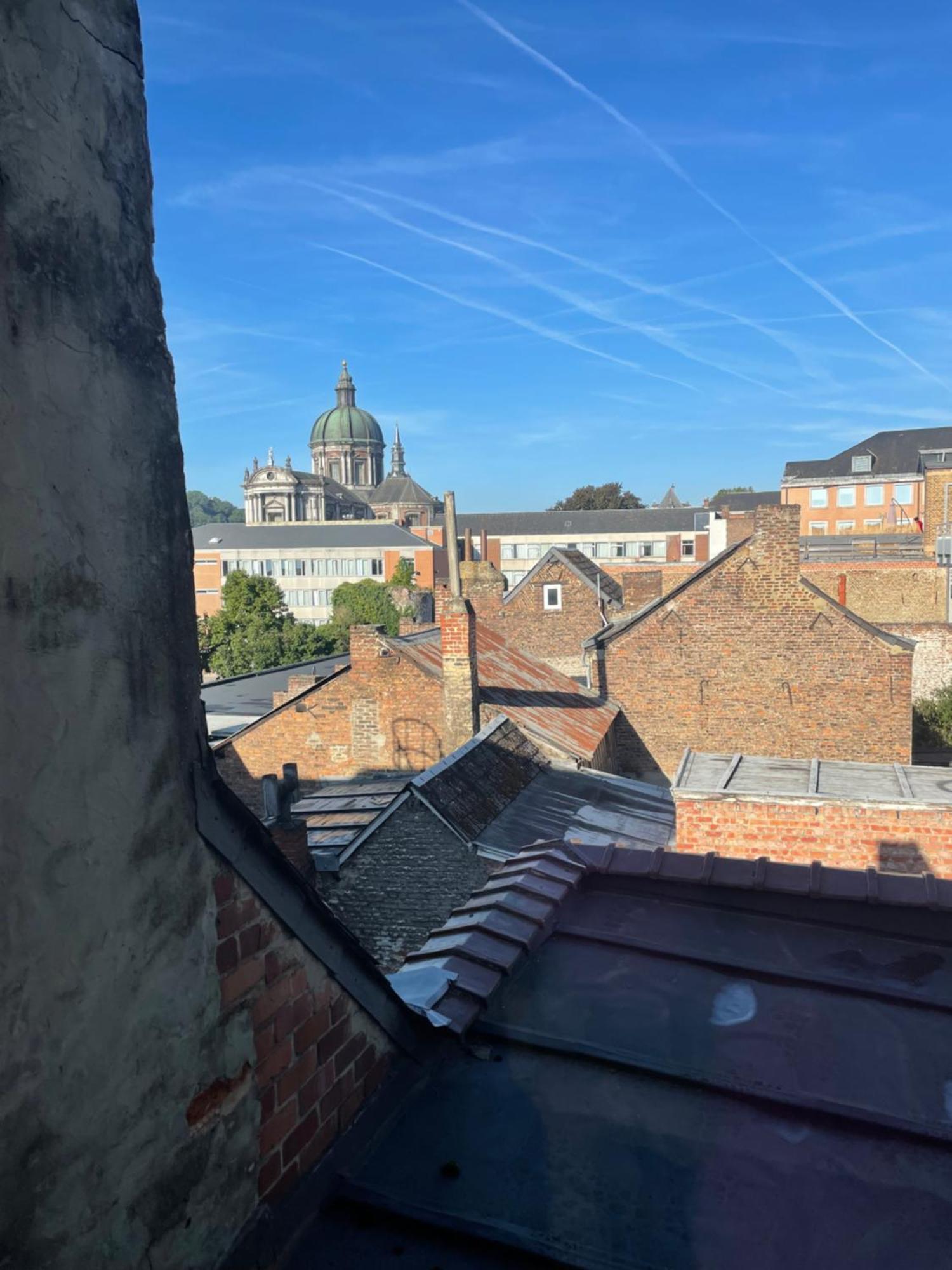 Le 25, Duplex Elegant Au Coeur Du Pietonnier Historique Apartment Namur Ngoại thất bức ảnh
